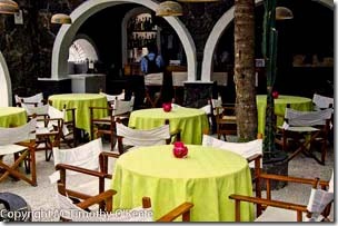 Santa Cruz outdoor restaurant-1blog